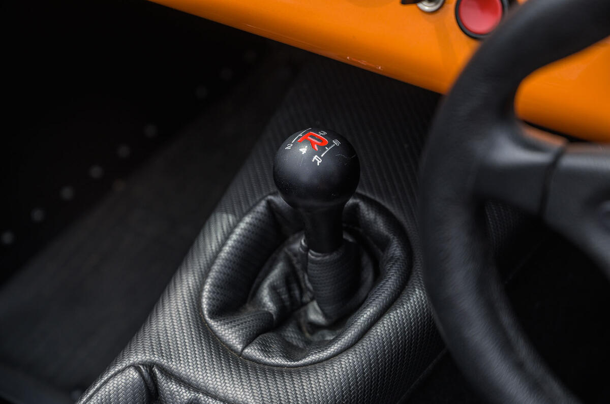 Naturally aspirated group test - Caterham gearstick