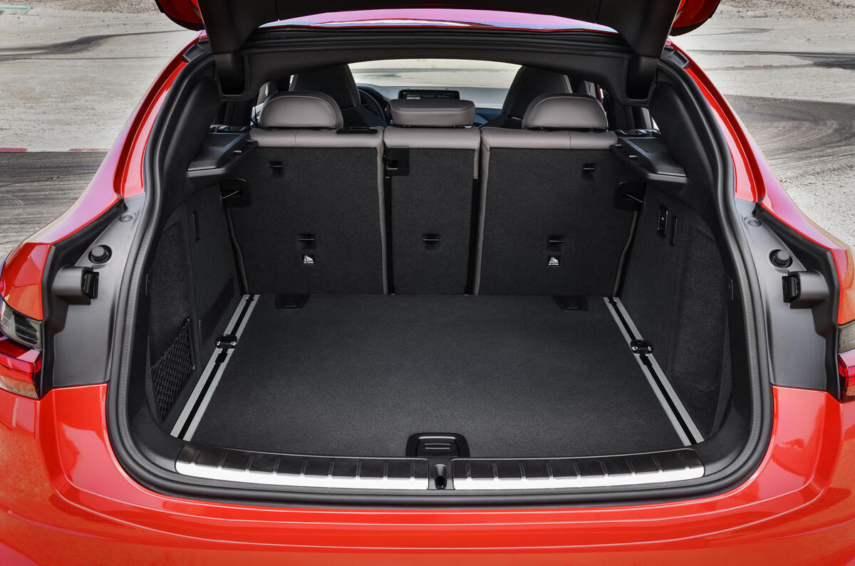 BMW X4M official press - boot