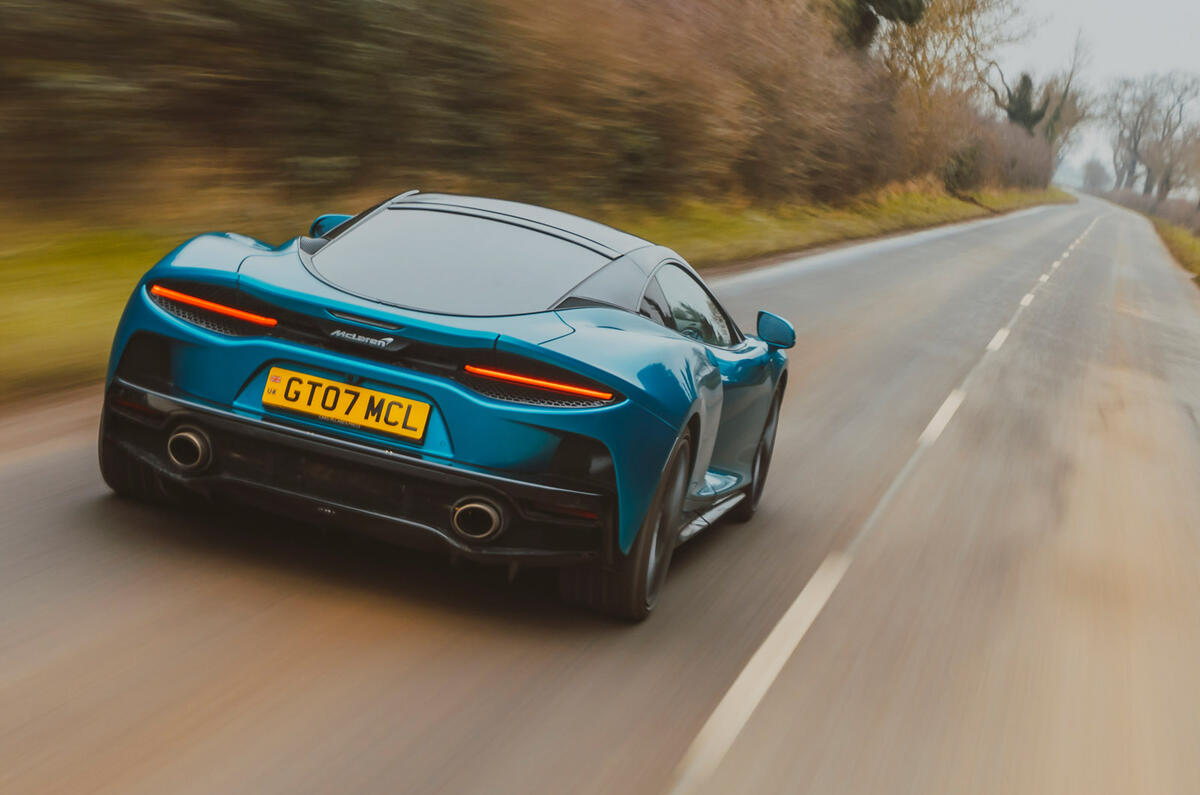 77 24hrs in McLaren GT 2022 tracking rear