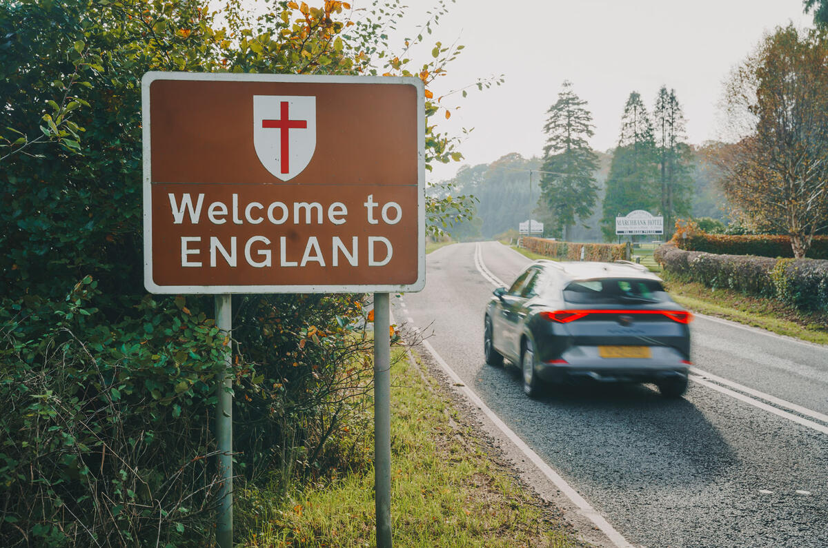77 Bentley Cupra Christmas road trip cupra into England