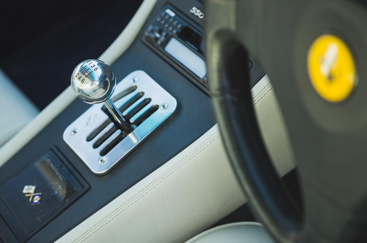 77 Ferrari 812 meets 550 2022 550 gearstick 77 Ferrari 812 meets 550 2022 550 gearstick