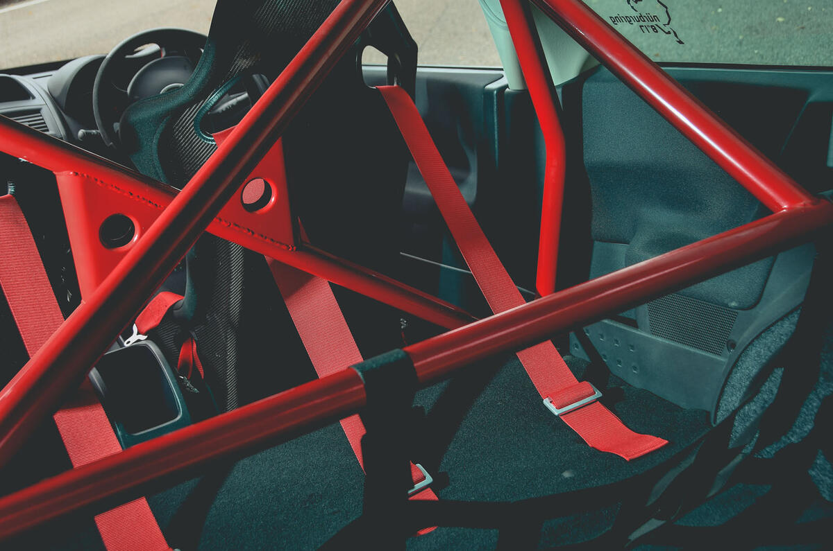 Renaultsport history picture special - Renaultsport Megane R26.r rollcage Renaultsport history picture special - Renaultsport Megane R26.r rollcage