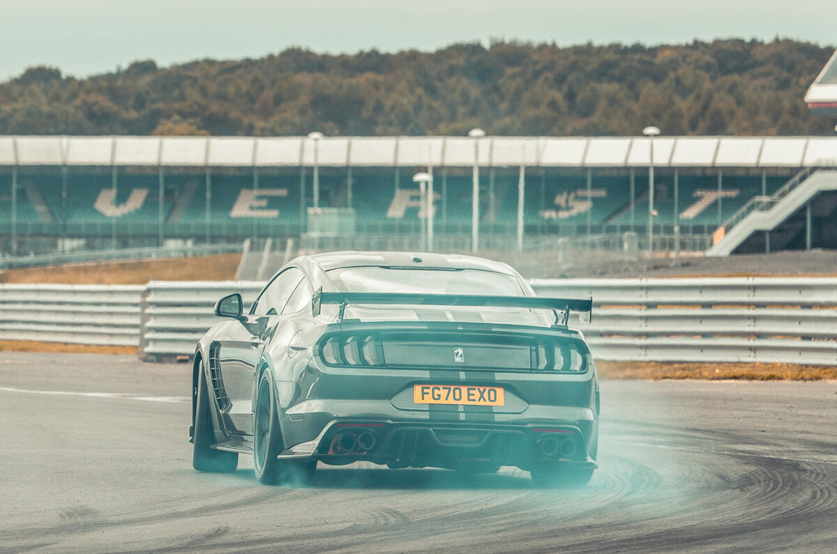 78 Camaro ZL1 vs Sutton Mustang 2021 Mustang drift 78 Camaro ZL1 vs Sutton Mustang 2021 Mustang drift