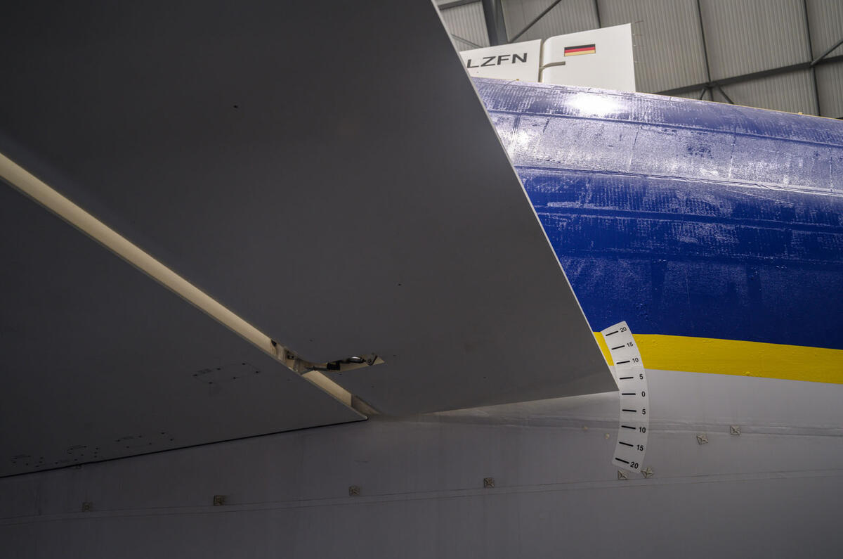 Autocar Christmas Road Test 2020: the Goodyear Blimp - flaps Autocar Christmas Road Test 2020: the Goodyear Blimp - flaps