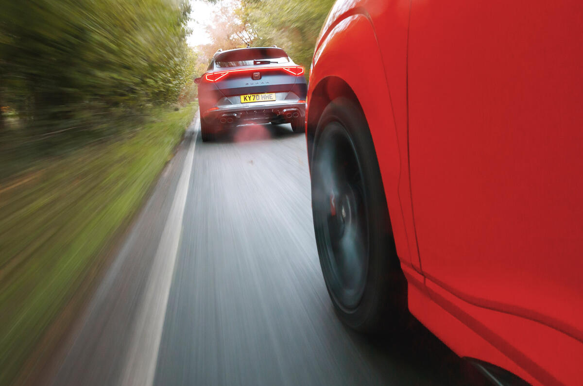 78 Cupra Formentor vs Hyundai Kona N 2022 chase low 78 Cupra Formentor vs Hyundai Kona N 2022 chase low