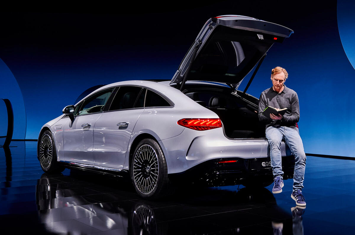 78 Mercedes EQS official reveal images GK notes