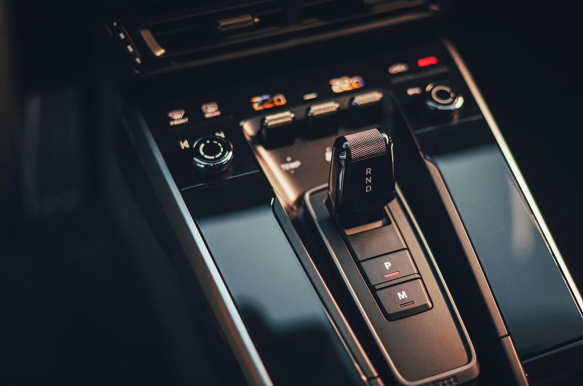 2019 Porsche 911 Carrera S track drive - gearstick