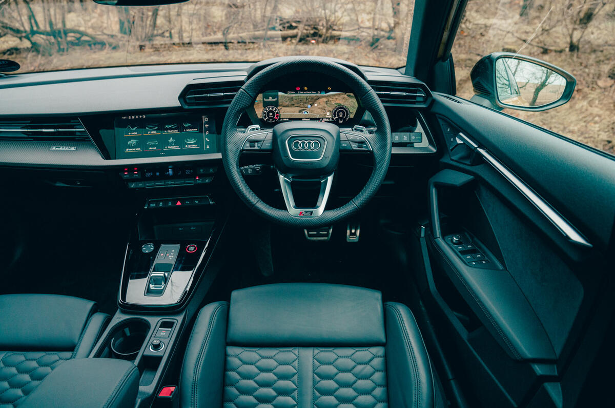 79 BMW M3 vs Audi RS3 saloon 2021RS30 cabin