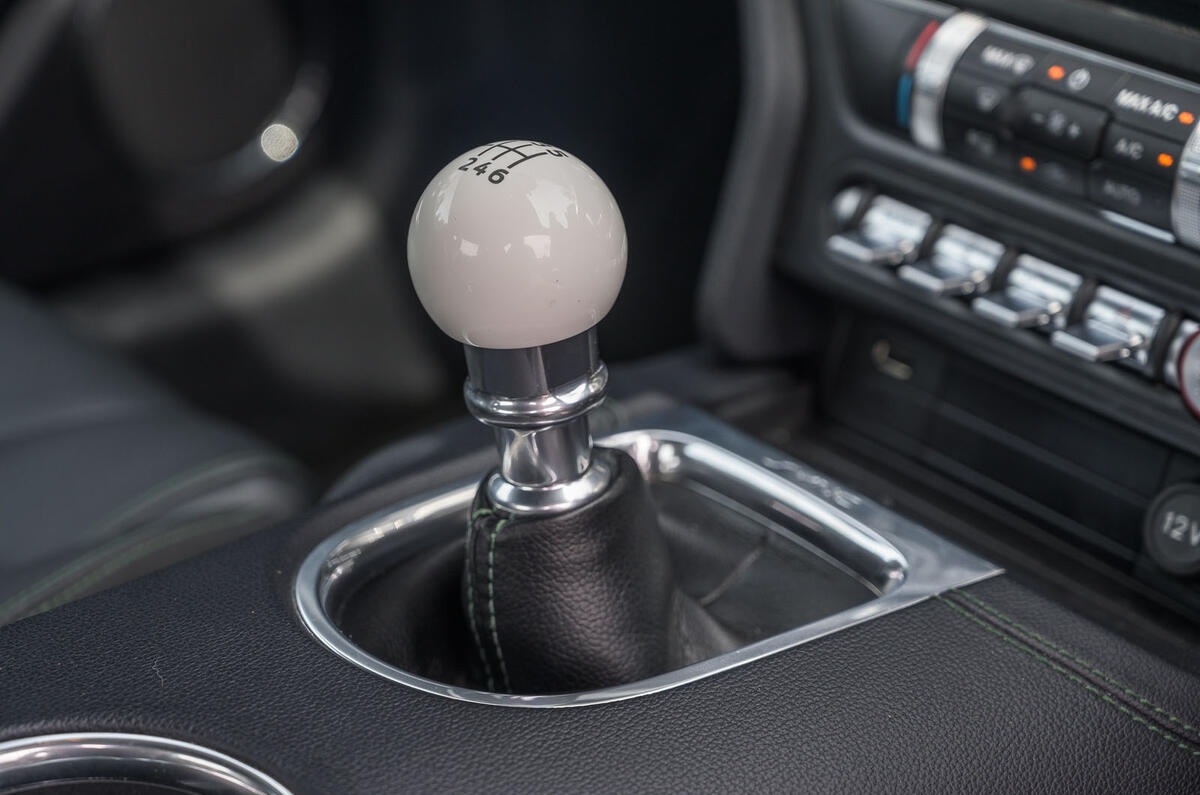 Naturally aspirated group test - Mustang gearstick