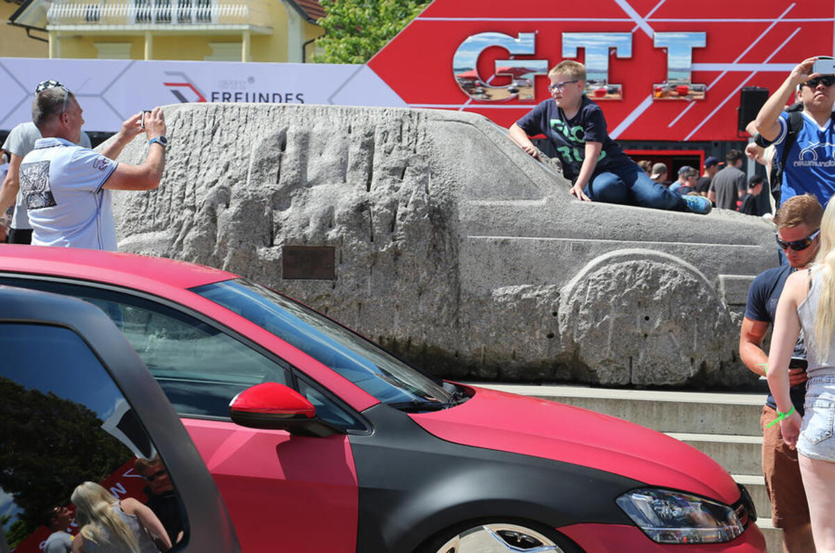 Wörthersee Treffen 2017 GTI statue