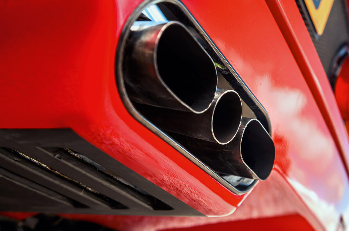 Ferrari F40 - exhaust pipes Ferrari F40 - exhaust pipes