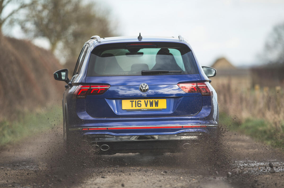 7 LUC VW Tiguan R Mercedes GLB 2021 0244