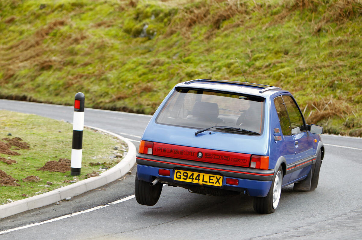Peugeot 205 GTI - tracking rear Peugeot 205 GTI - tracking rear