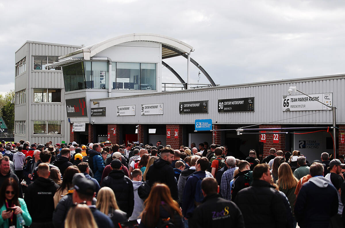 7 Pitwalk Jakob Ebrey SRO 7 Pitwalk Jakob Ebrey SRO