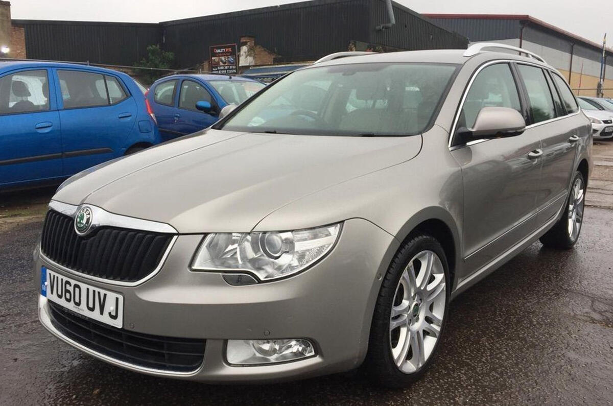 Skoda Superb 3.6 Elegance DSG 4x4 estate - hero front Skoda Superb 3.6 Elegance DSG 4x4 estate - hero front