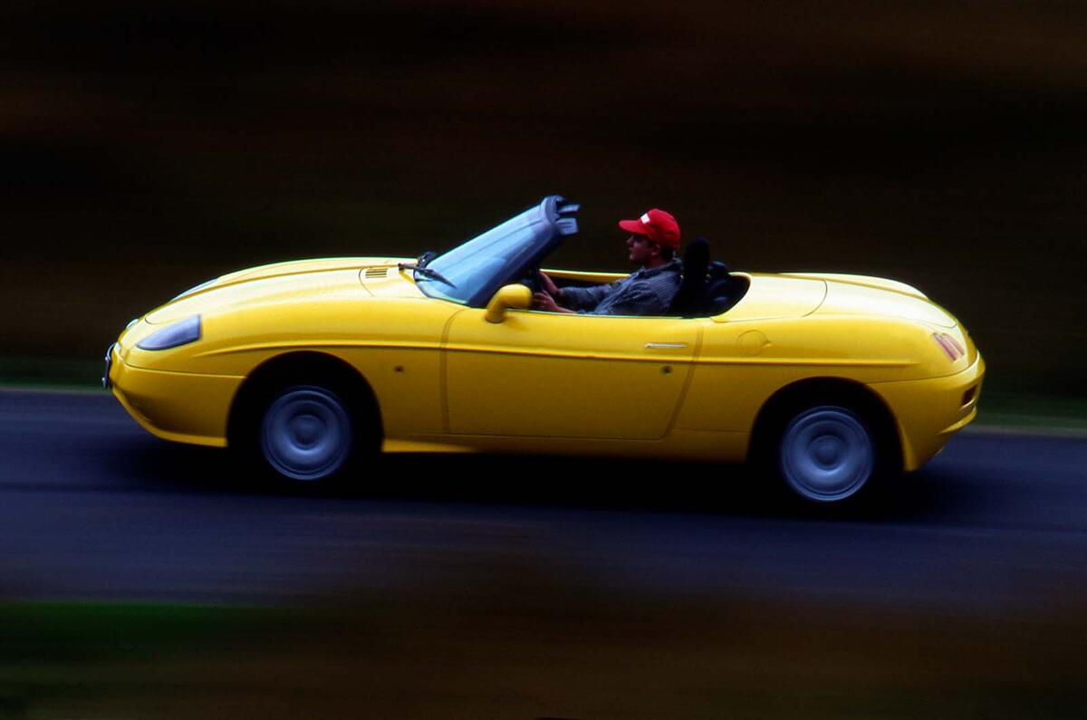 Fiat Barchetta 1995 side tracking Fiat Barchetta 1995 side tracking