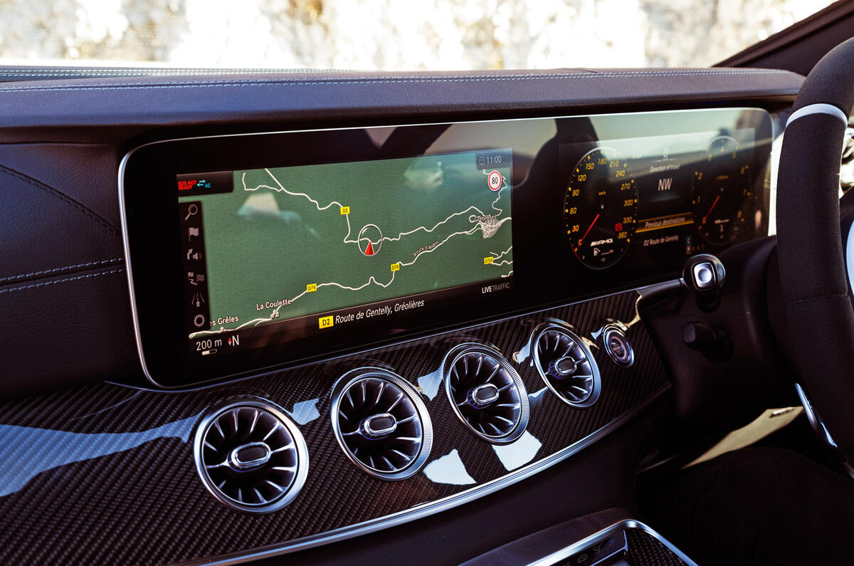 Mercedes-AMG GT 63 S Coupe - touchscreen