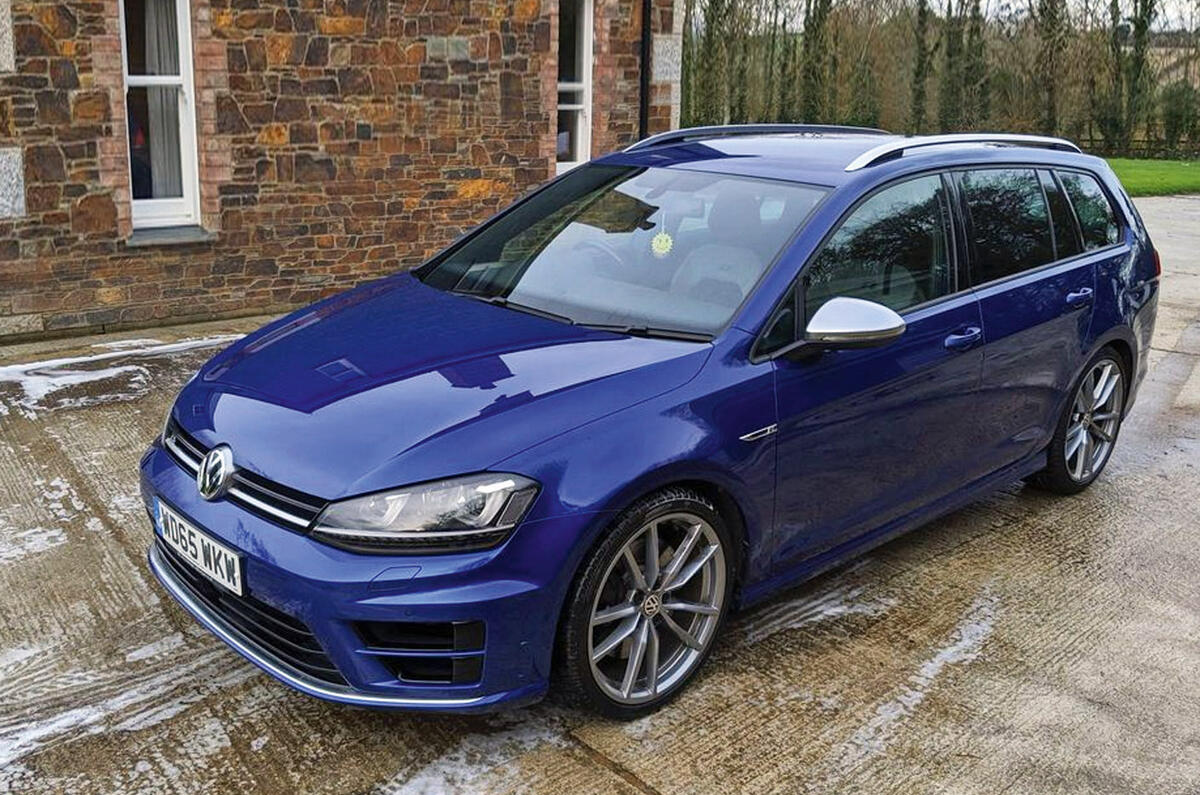 Volkswagen Golf R Estate - stationary front