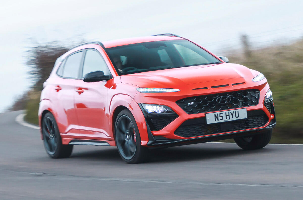 80 Cupra Formentor vs Hyundai Kona N 2022 Kona cornering 80 Cupra Formentor vs Hyundai Kona N 2022 Kona cornering