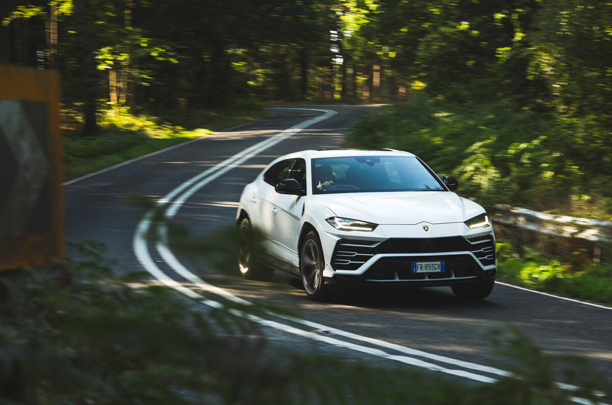 Lamborghini Urus - front Lamborghini Urus - front