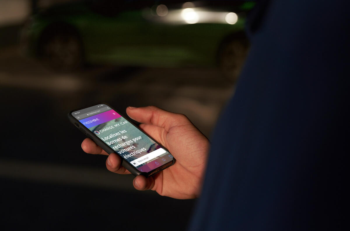 80 Peugeot 308 2021 official reveal images smartphone app 80 Peugeot 308 2021 official reveal images smartphone app