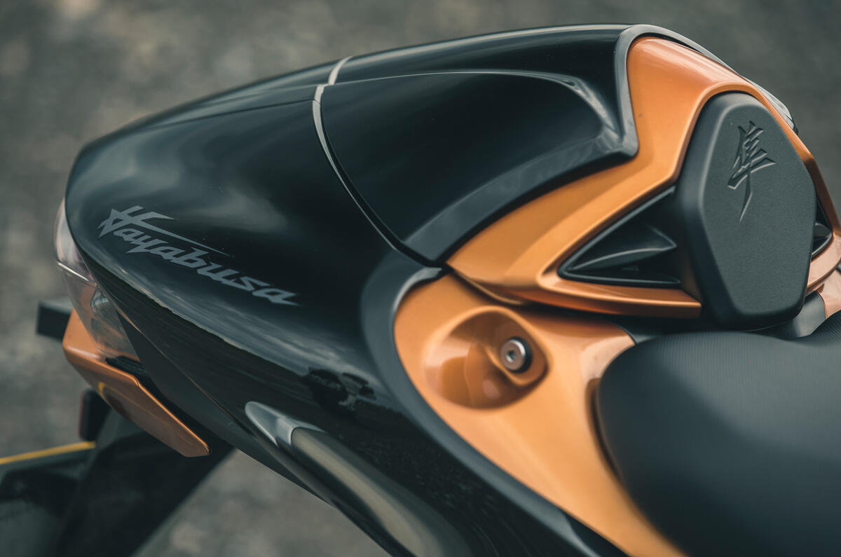 80 Suzuki at 100 Goodwin hayabusa seat 80 Suzuki at 100 Goodwin hayabusa seat