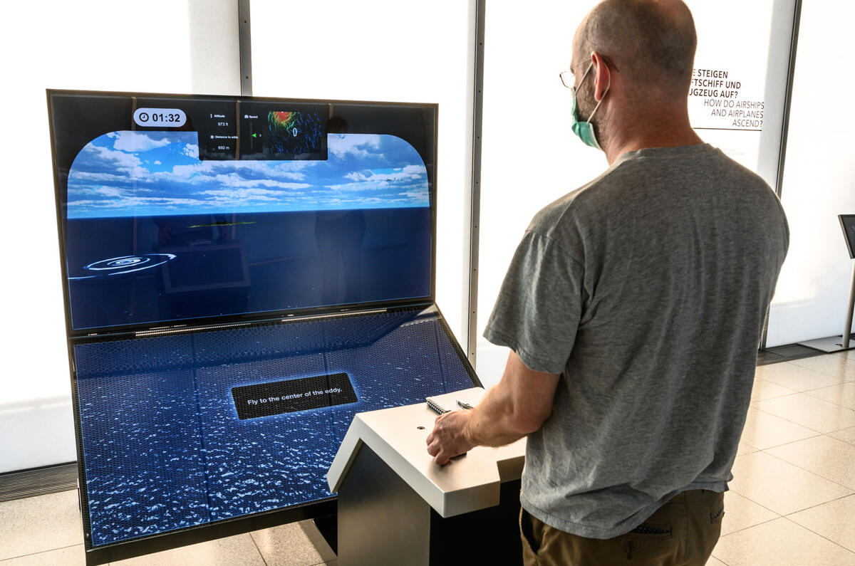 Autocar Christmas Road Test 2020: the Goodyear Blimp - simulator Autocar Christmas Road Test 2020: the Goodyear Blimp - simulator