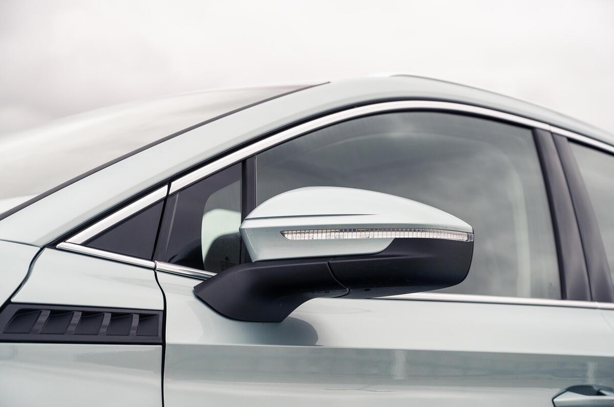81 Enyaq vs Ioniq 5 2021 Skoda wing mirrors 81 Enyaq vs Ioniq 5 2021 Skoda wing mirrors
