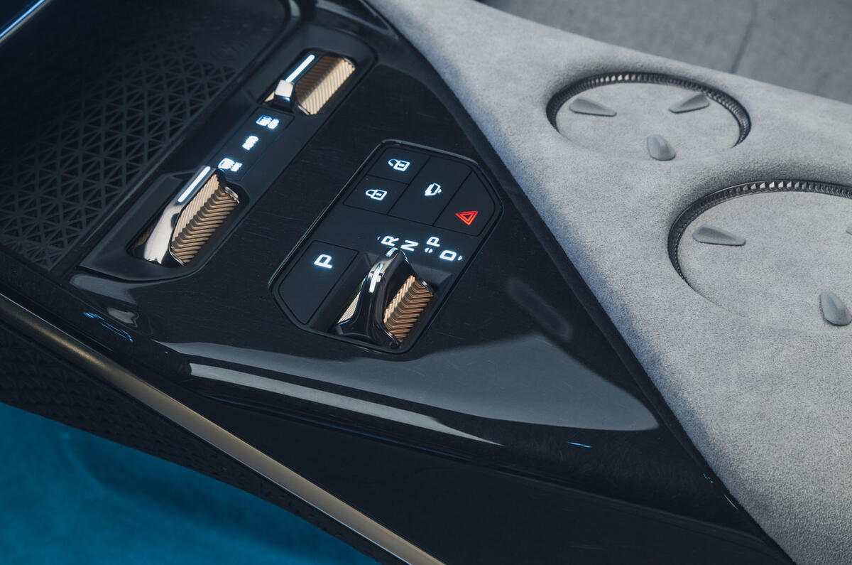 81 Lotus Eletre 2022 official reveal Autocar centre console 81 Lotus Eletre 2022 official reveal Autocar centre console