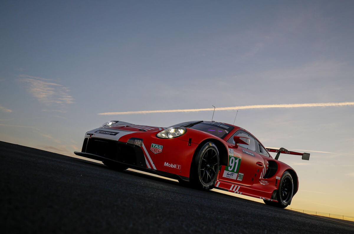 Porsche 911 RSR-19 drive - static front Porsche 911 RSR-19 drive - static front