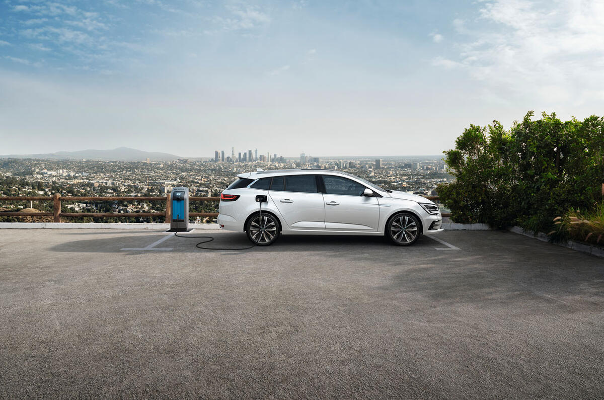 Renault megane 2020 refresh - etech charging Renault megane 2020 refresh - etech charging