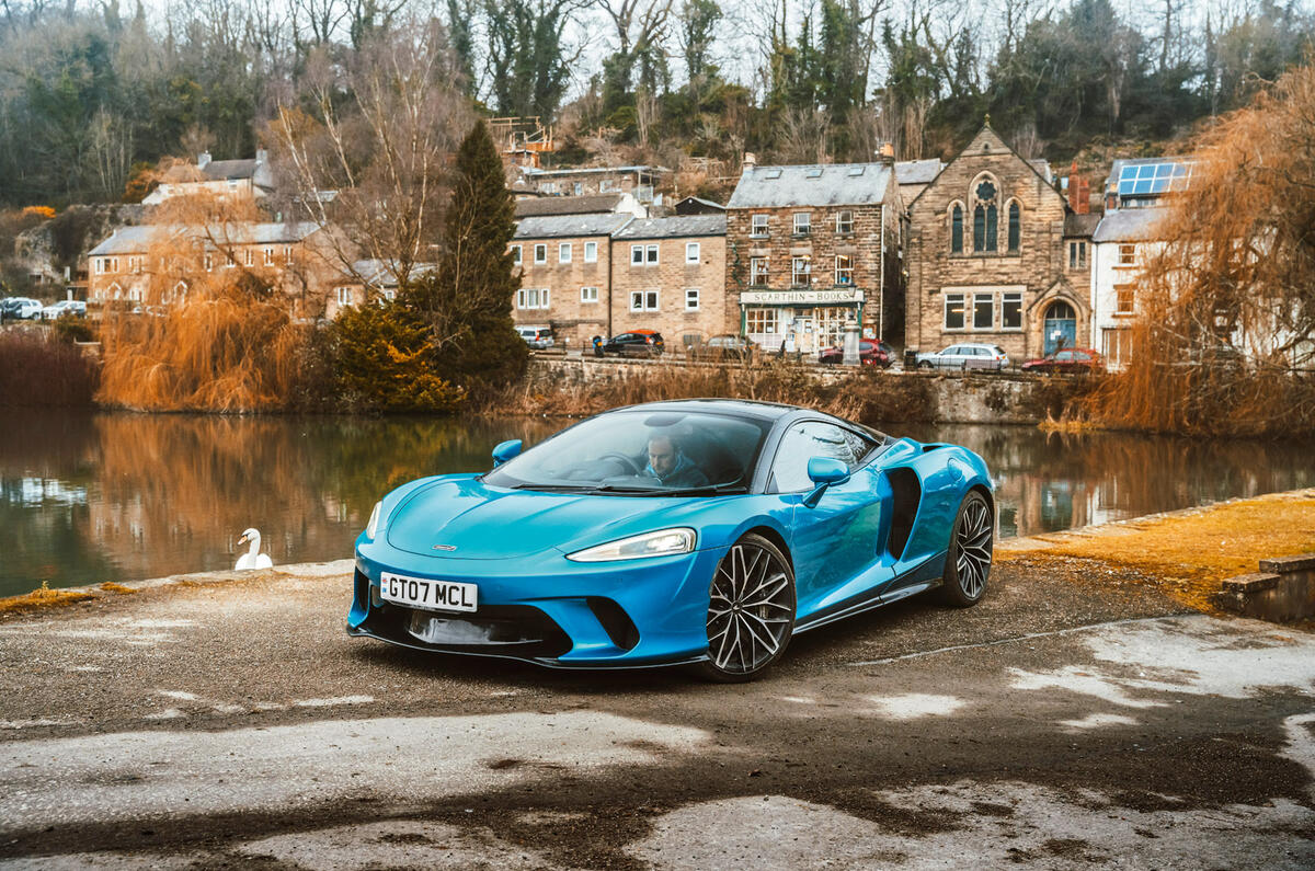 82 24hrs in McLaren GT 2022 stop