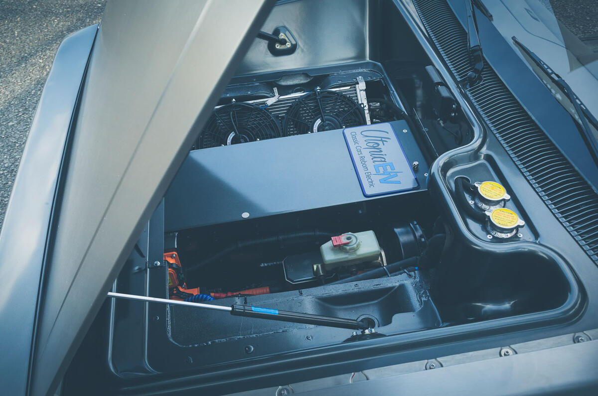 Driving a battery powered DeLorean - motor cooling