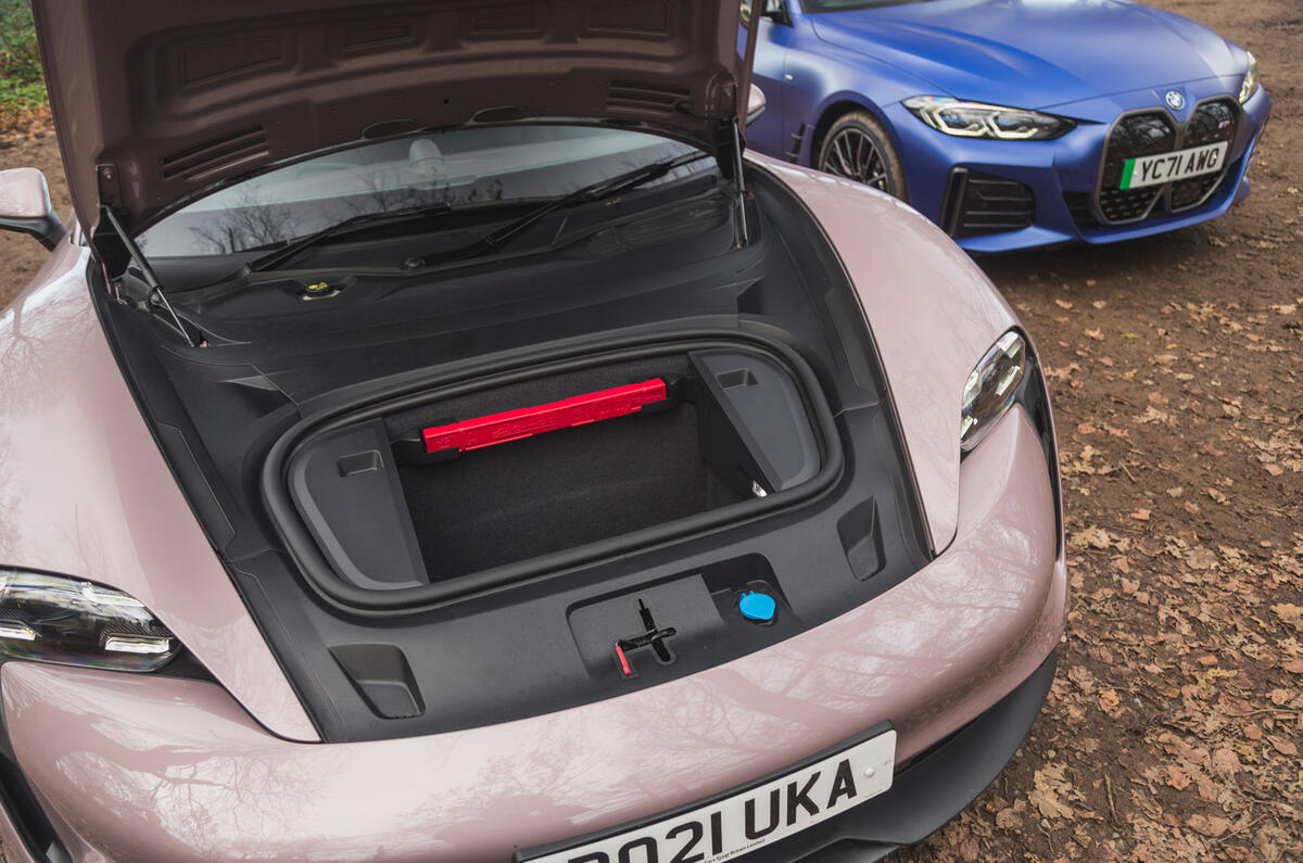 82 BMW i4 vs porsche taycan twin test Porsche froot