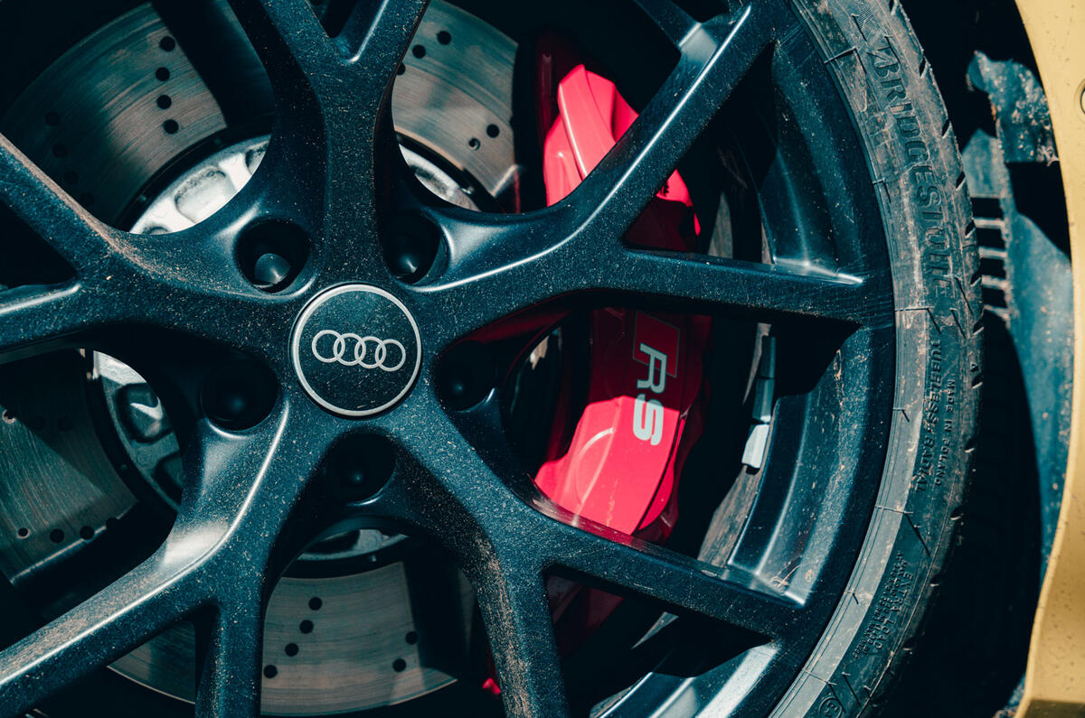 82 BMW M3 vs Audi RS3 saloon 2021 rs3 alloys