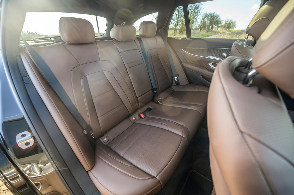 82 bmw m550i vs mercedes amg e53 2021 twin test Merc rear seats 82 bmw m550i vs mercedes amg e53 2021 twin test Merc rear seats