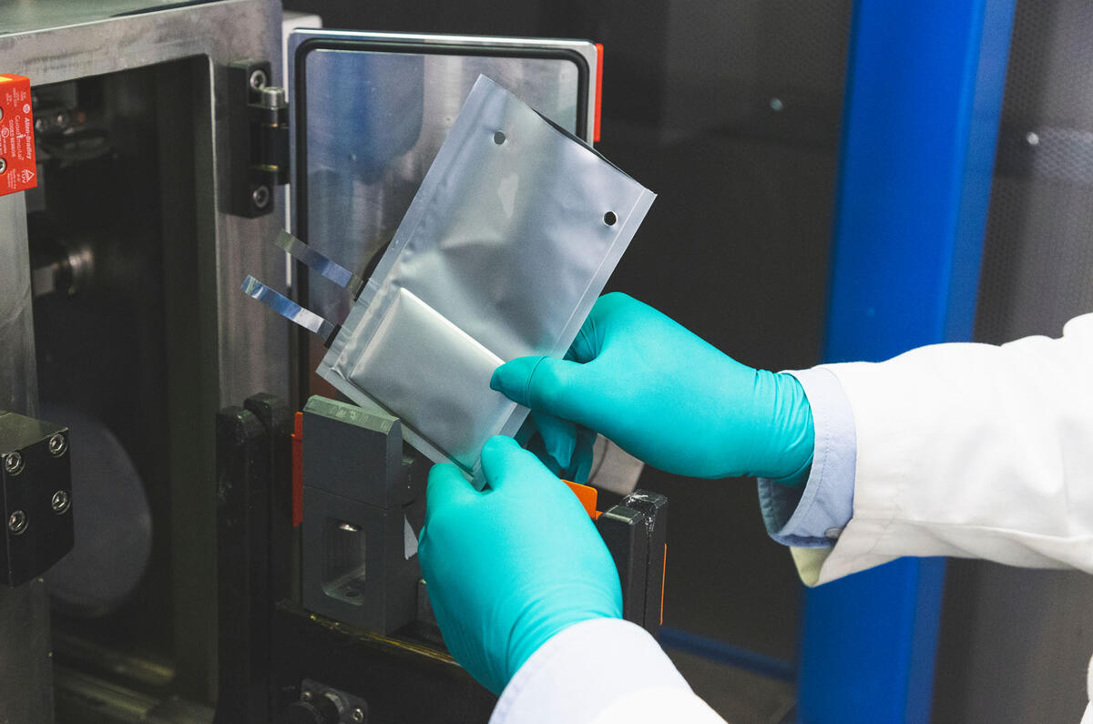 We built a Lithium-ion battery - vacuum seal