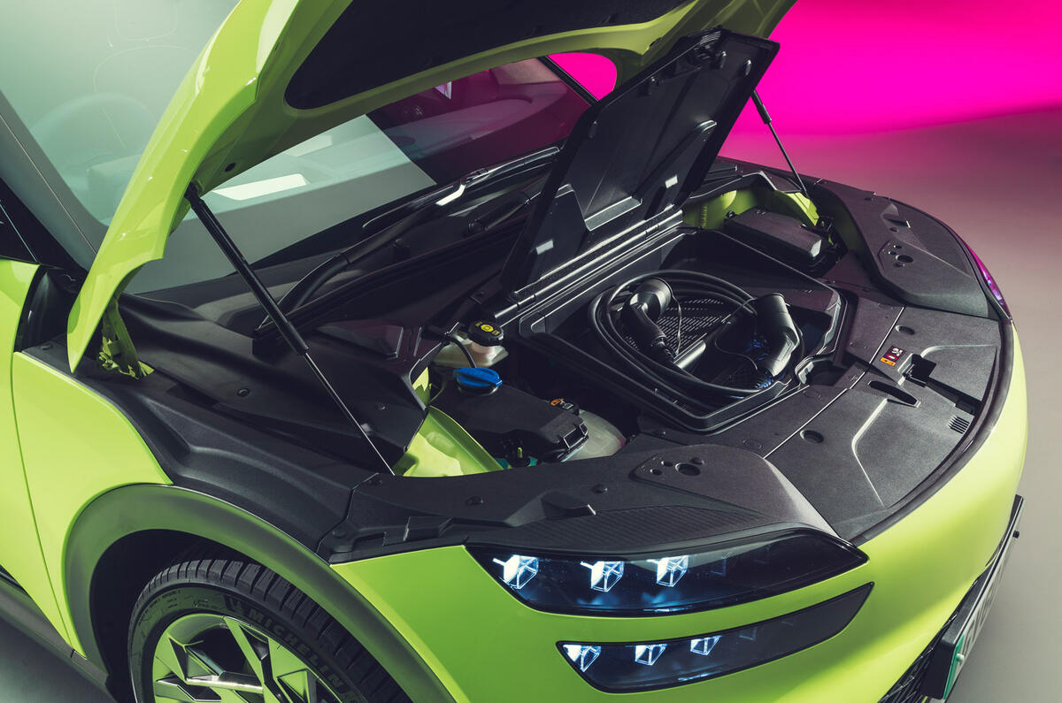 83 Genesis GV60 Autocar studio static froot