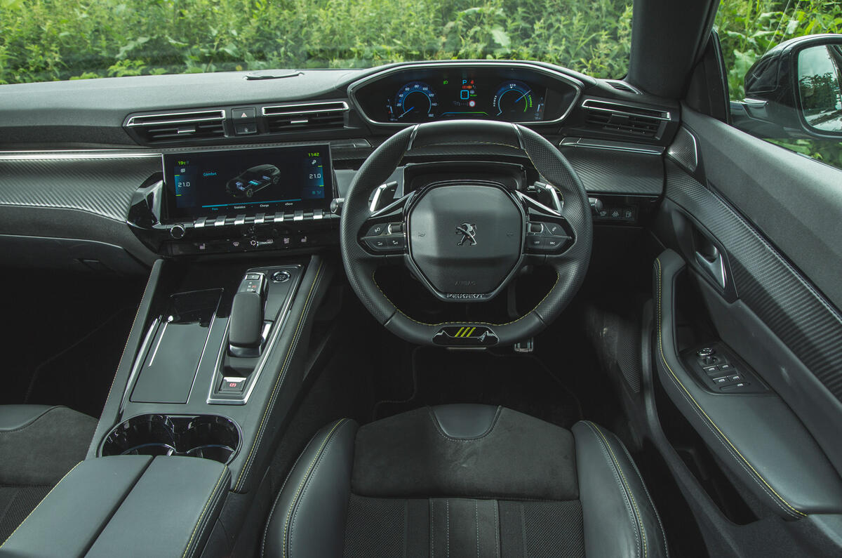 83 PHEV wagons triple test 2021 508 cabin