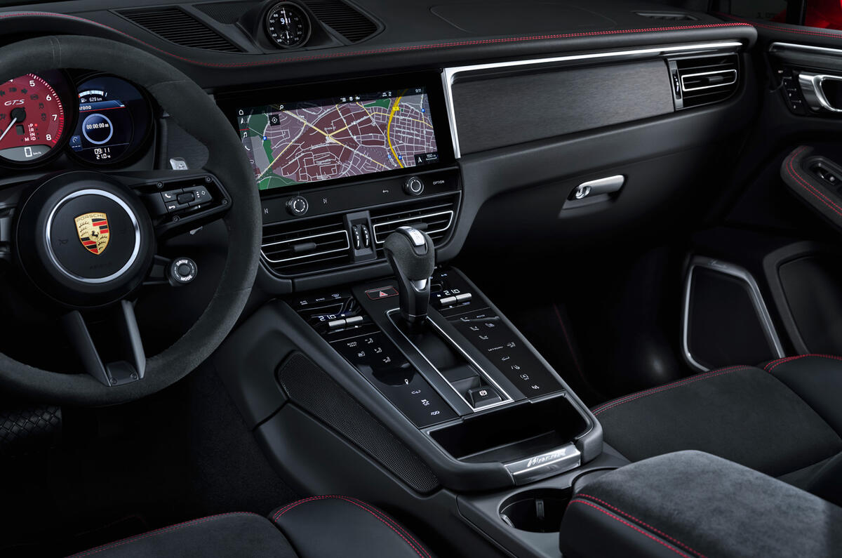 83 Porsche Macan GTS 2021 official images centre console