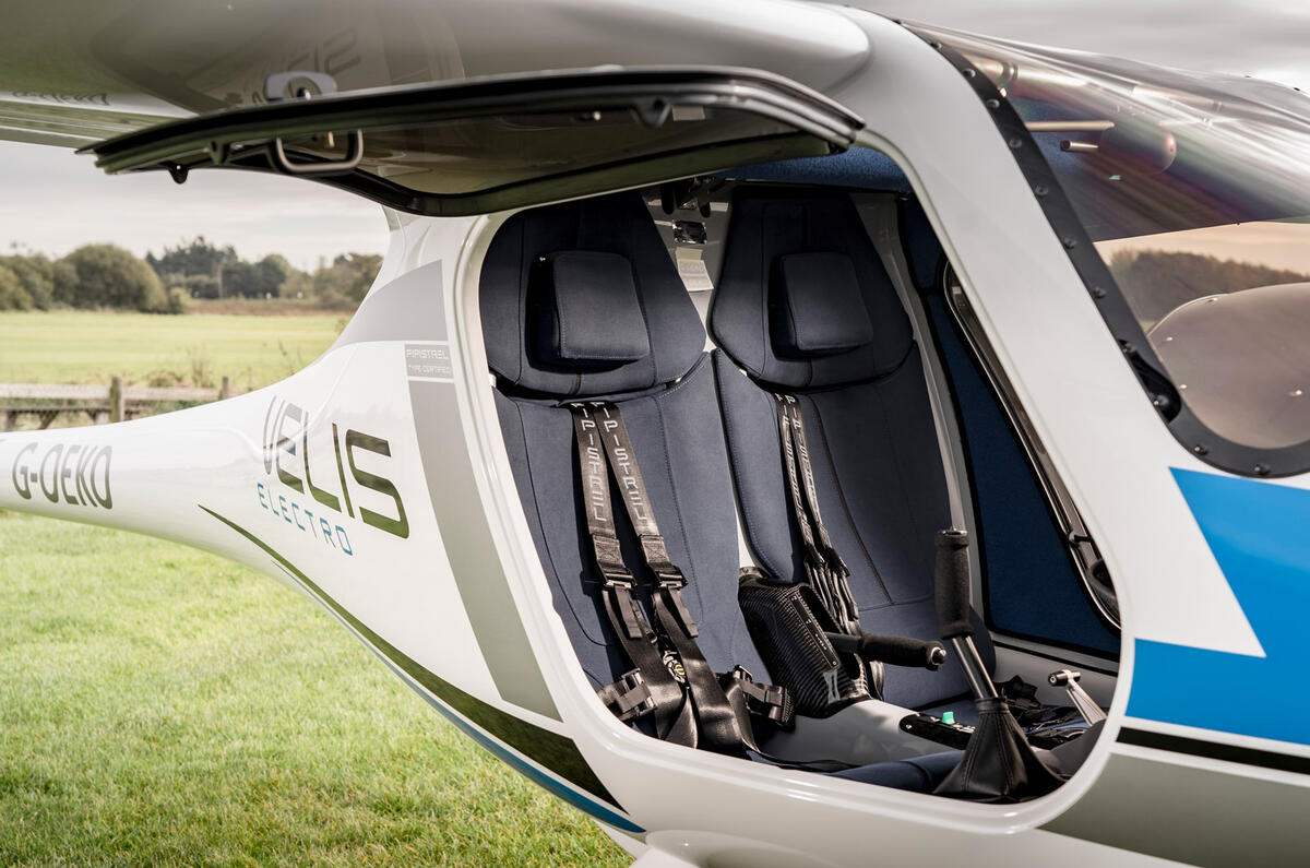 83 Skoda Enyaq vs electric plane 2022 seats 83 Skoda Enyaq vs electric plane 2022 seats