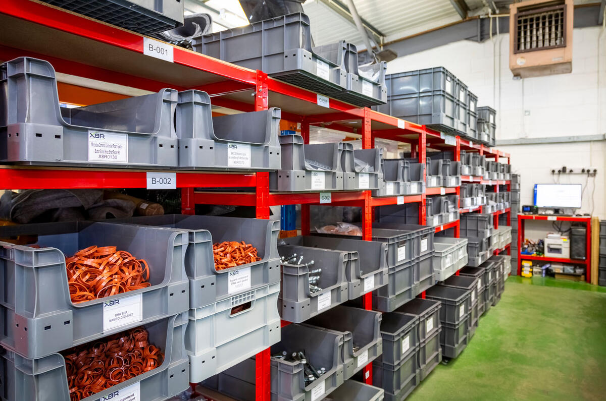 X8R improved vehicle parts - shelves