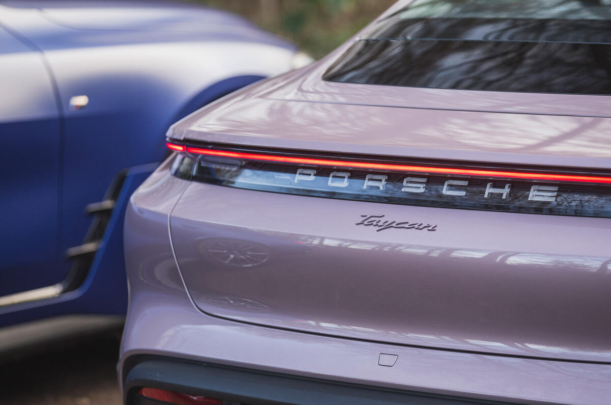 84 BMW i4 vs porsche taycan twin test porsche rear lights