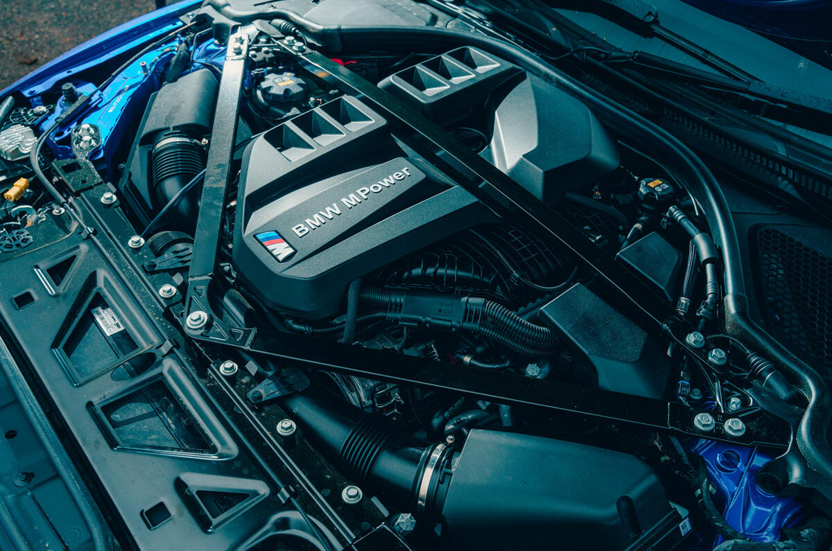 84 BMW M3 vs Audi RS3 saloon 2021 m3 engine