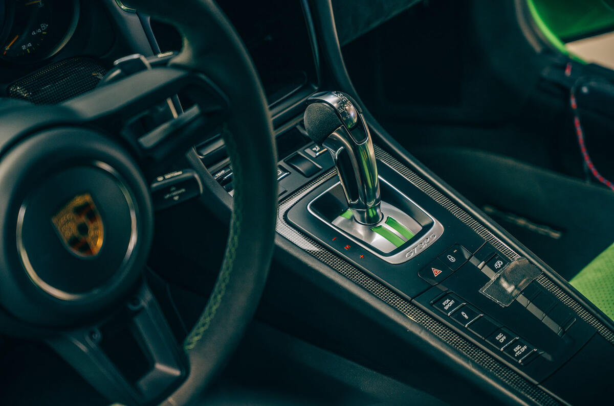Visiting Manthey racing - GT3 RS MR centre console Visiting Manthey racing - GT3 RS MR centre console