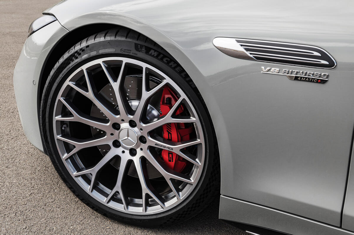 84 Mercedes SL 55 2021 official reveal images alloy wheels