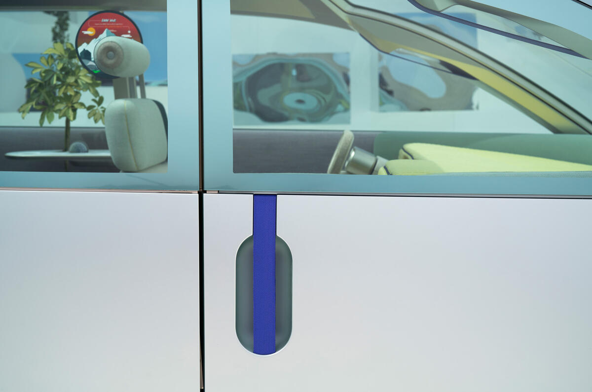 84 Mini Urbanaut 2021 concept studio door handles 84 Mini Urbanaut 2021 concept studio door handles