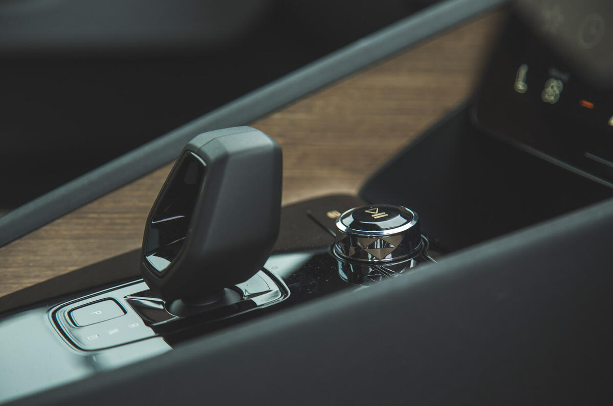 84 Mustang Mach e ID 4 Polestar 2 triple test 2021 Polestar gearshifter 84 Mustang Mach e ID 4 Polestar 2 triple test 2021 Polestar gearshifter