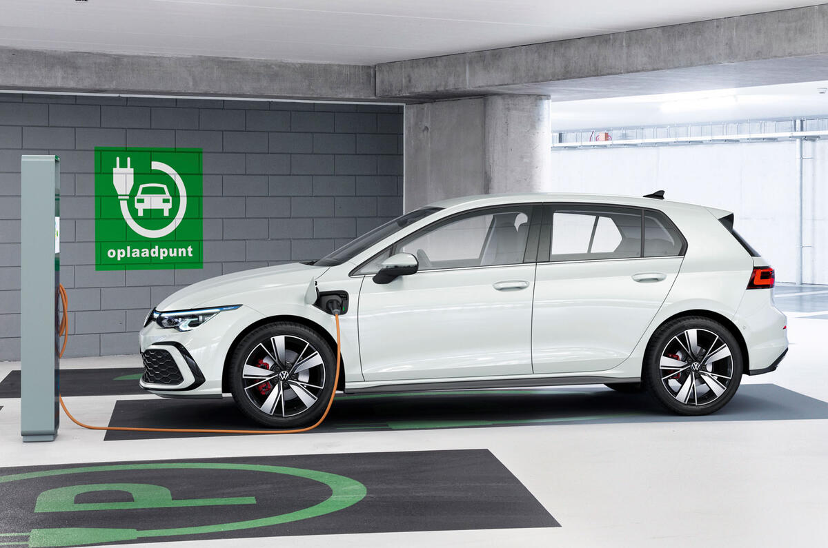 2020 Volkswagen Golf Mk8 official press - Golf GTE charging