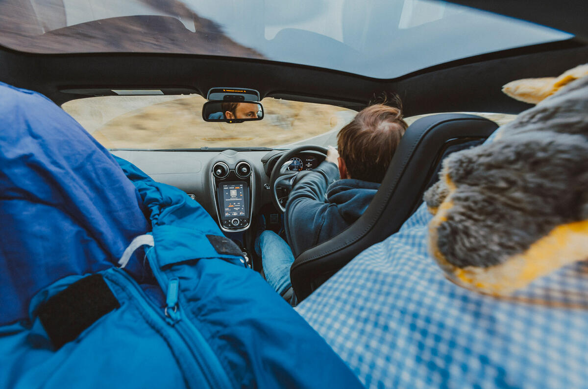 85 24hrs in McLaren GT 2022 over shoulder